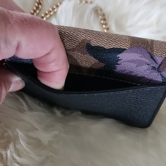Beautiful NWOT Coach FloralSignature Leather Wallet With Chain 💜🤎🎁